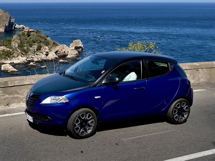  Lancia Ypsilon S by MomoDesign 2013 года  (фото 23 из 37)
